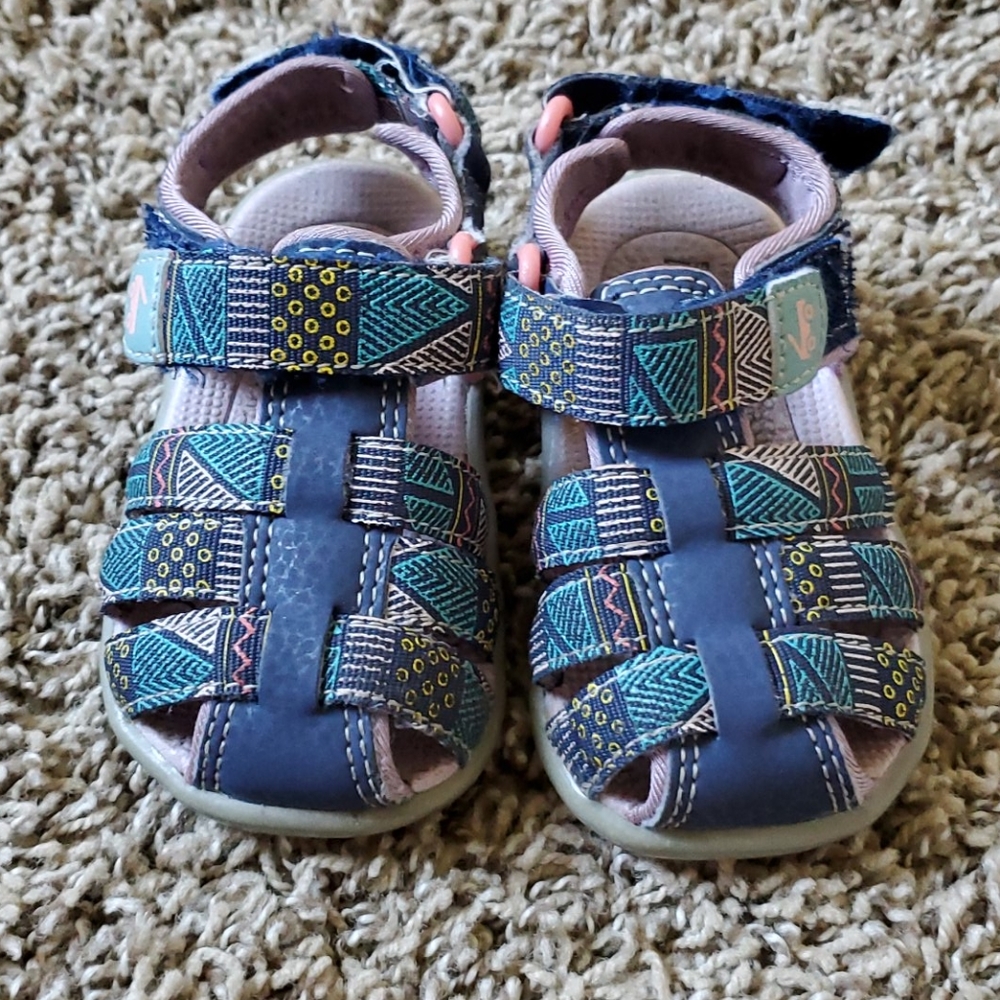 See kai run sandals size 4 baby